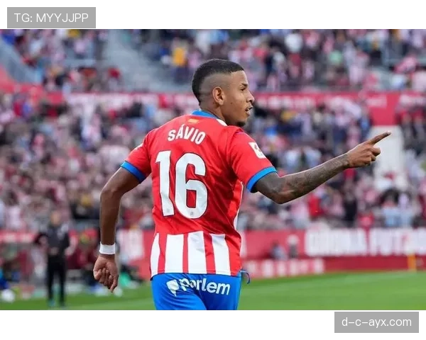 赫罗纳更衣室团结一心，全力备战新赛季展现强大决心