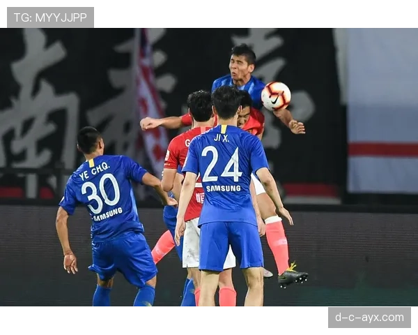 中超辉煌再续：广州恒大荣誉加冕，新传奇蓄势待发