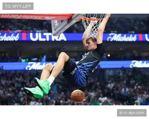 库珀·弗拉格无球跑动提升进攻效率，对比赛季提升关键时刻得分率